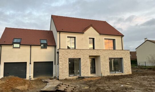 Maison neuve avec double garage à Gazeran